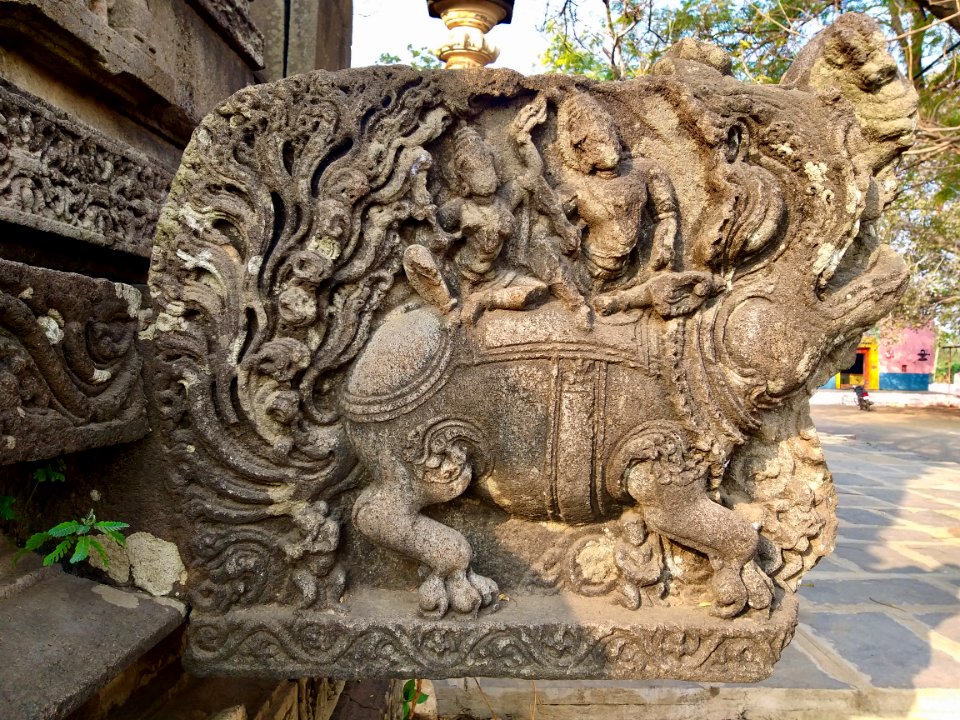 11th_12th_century_Suryanarayana_Temple,_Kalgi,_Karnataka_India_-_27