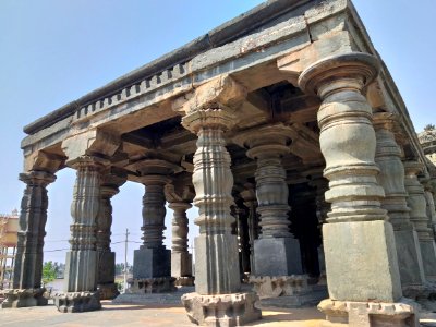 11th_century_Nannesvara_temple,_Lakkundi,_Karnataka_India_-_33