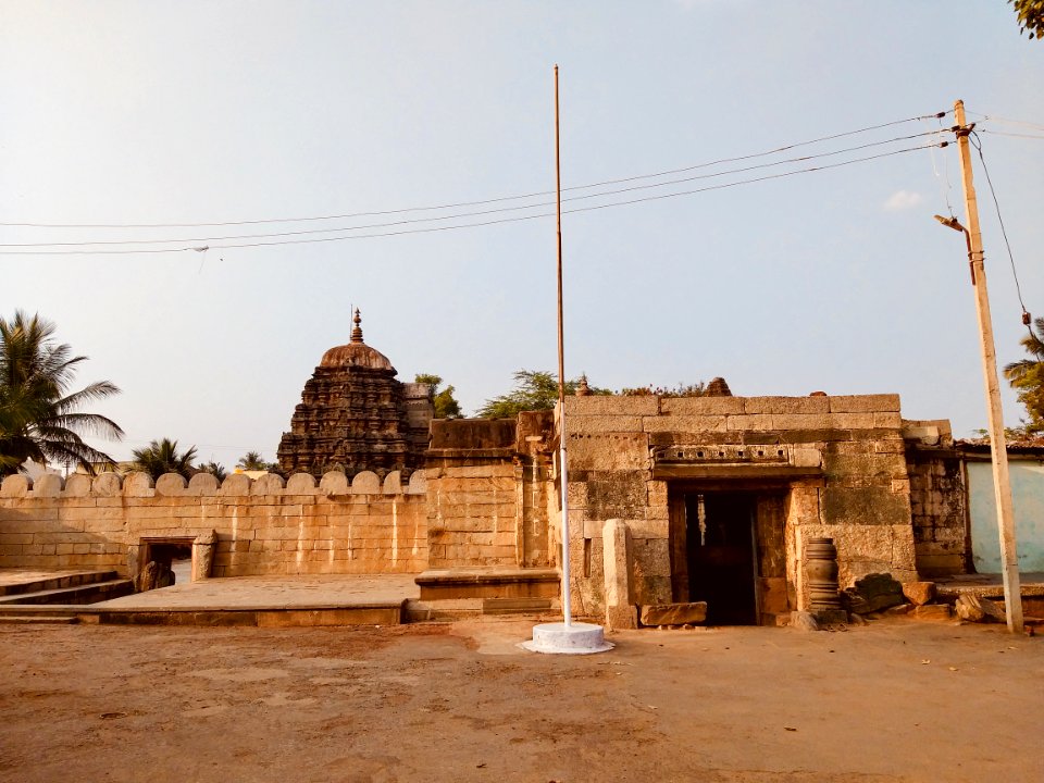 11th_century_Amritesvara_temple,_Annigeri,_Karnataka_India_-_31