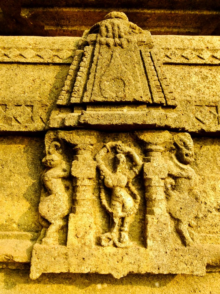 11th_12th_century_Suryanarayana_Temple,_Kalgi,_Karnataka_India_-_47