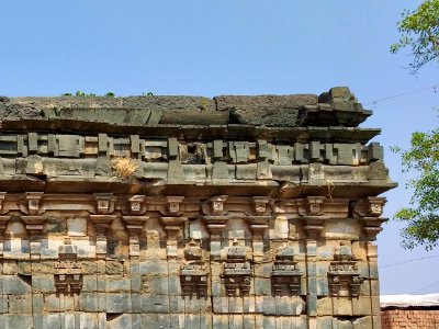 11th_12th_century_Virupaksha_temple,_Lakkundi,_Karnataka_India_-_1