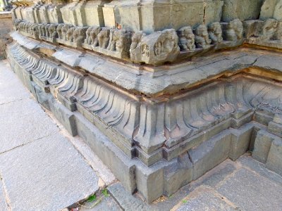 11th_century_Nannesvara_temple,_Lakkundi,_Karnataka_India_-_27