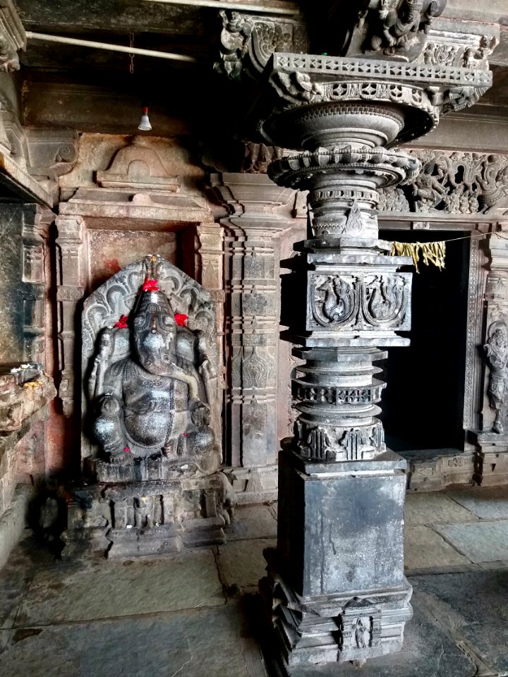 11th_century_Panchalingeshwara_temples_group,_Kalyani_Chalukya,_Sedam_Karnataka_India_-_28