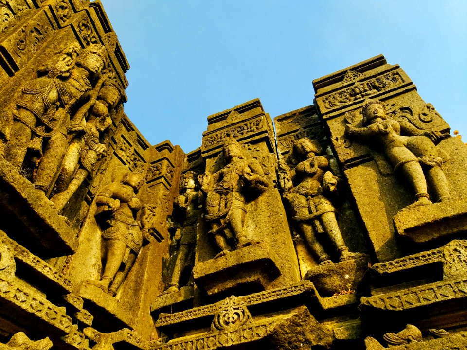 11th_12th_century_Suryanarayana_Temple,_Kalgi,_Karnataka_India_-_49