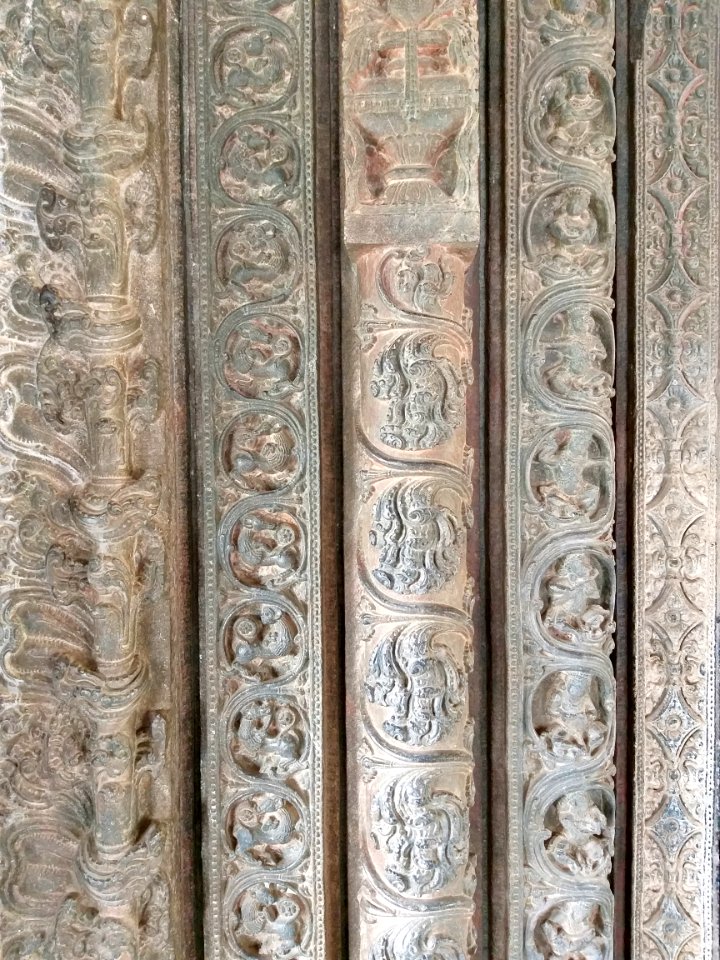 11th_century_Brahma_Jinalaya_temple,_Lakkundi,_Karnataka_India_-_24