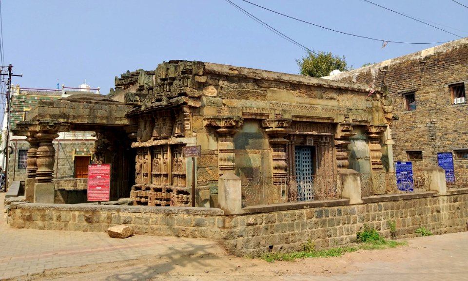 11th_12th_century_Someshvara_temple,_Gadag_Betageri,_Karnataka_India_-_74