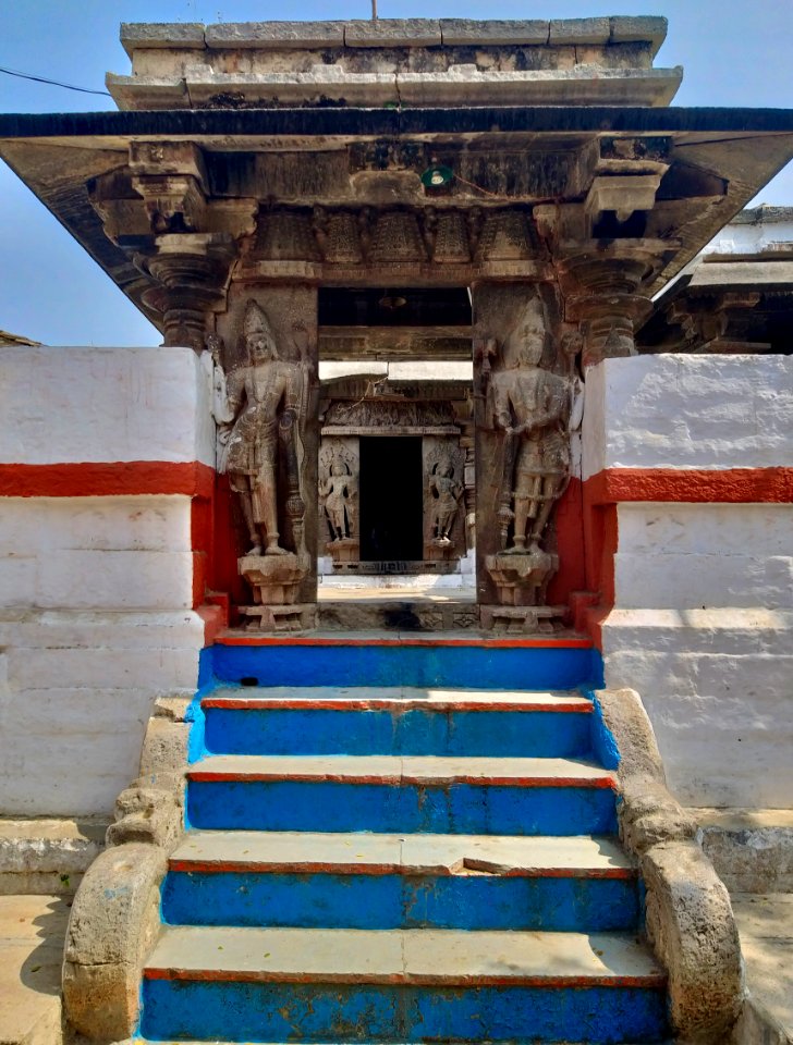 11th_century_Panchalingeshwara_temples_group,_Kalyani_Chalukya,_Sedam_Karnataka_India_-_1