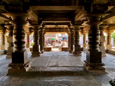 11th_century_Brahma_Jinalaya_temple,_Lakkundi,_Karnataka_India_-_21