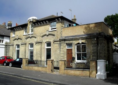 11a_Second_Avenue,_Hove_(NHLE_Code_1187582)_(July_2010)