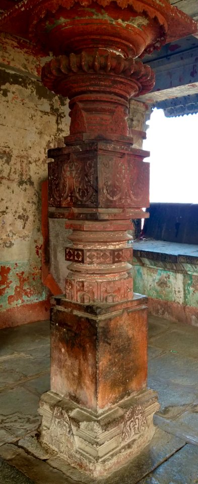 11th_12th_century_Siddheshwara_Temple_Kalgi_Karnataka_India_-_10