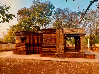 11th_12th_century_Iswara_temple,_Kamaleshwara_Kalleswara_Kamlishvara,_Jalasangvi_Karnataka_India_-_35