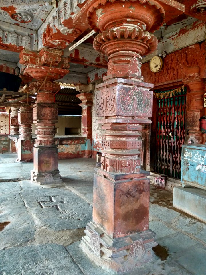 11th_12th_century_Siddheshwara_Temple_Kalgi_Karnataka_India_-_13
