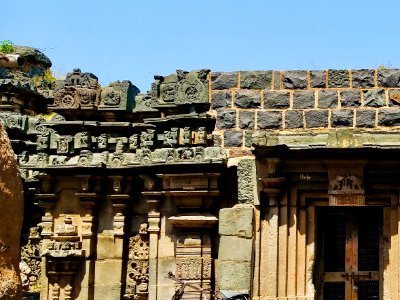 11th_12th_century_Kumbhareshwara_temple,_Lakkundi,_Karnataka_India_-_1
