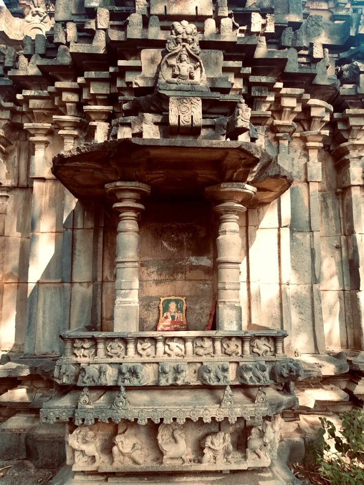 11th_12th_century_Pachala_Someshwara_Temple_reliefs_and_mandapams,_Panagal_Telangana_India_-_37