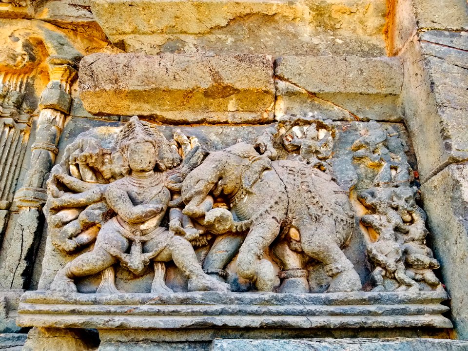 11th_century_Kasivisvesvara_temple,_Lakkundi,_Karnataka_India_-_36