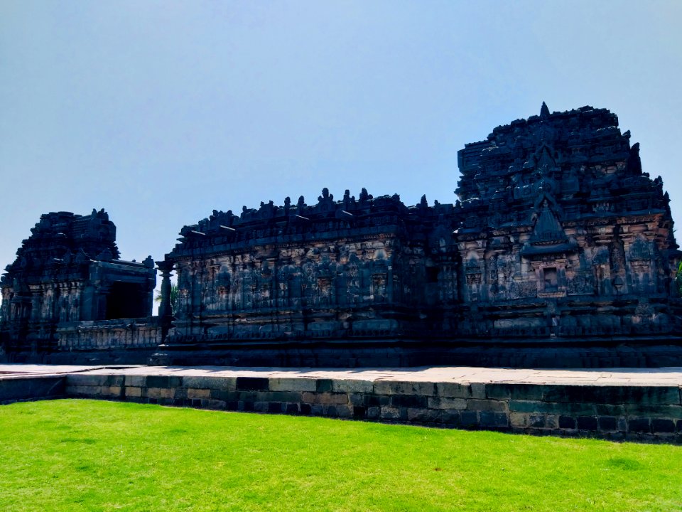 11th_century_Kasivisvesvara_temple,_Lakkundi,_Karnataka_India_-_14