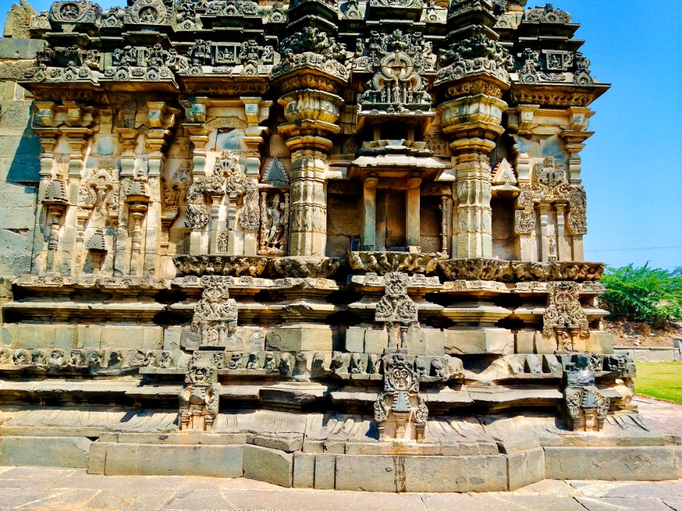 11th_century_Kasivisvesvara_temple,_Lakkundi,_Karnataka_India_-_23