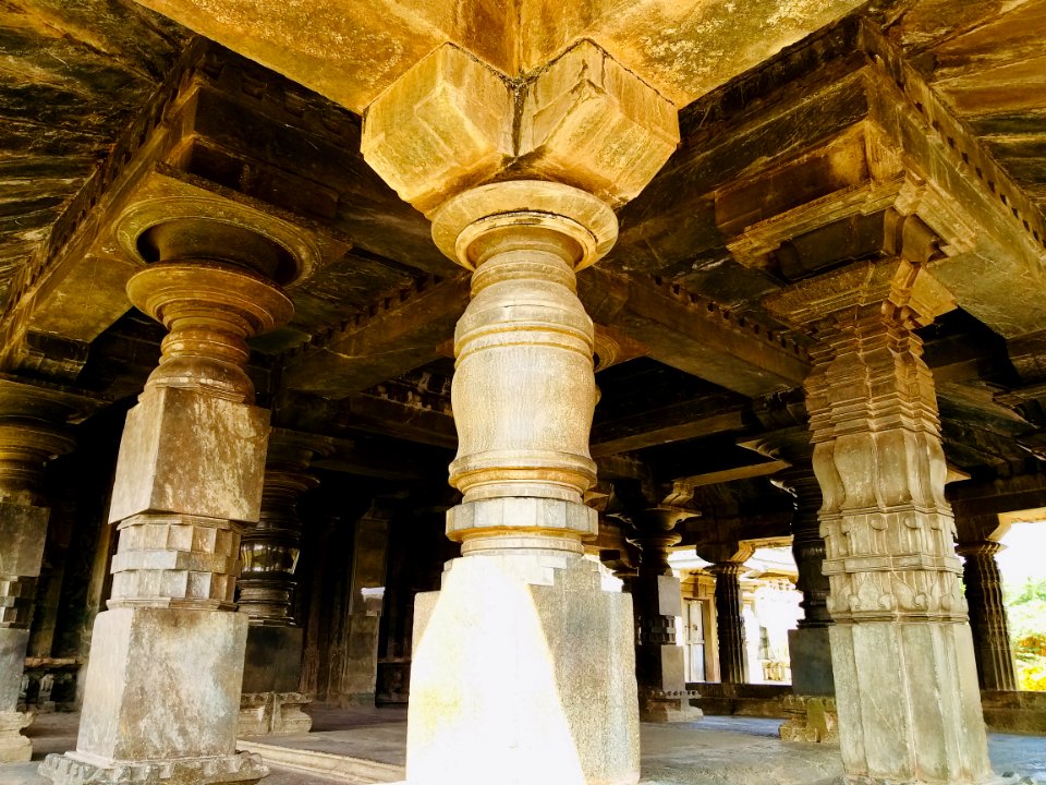 11th_century_Brahma_Jinalaya_temple,_Lakkundi,_Karnataka_India_-_56