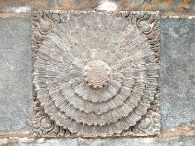 11th_century_Brahma_Jinalaya_temple,_Lakkundi,_Karnataka_India_-_17