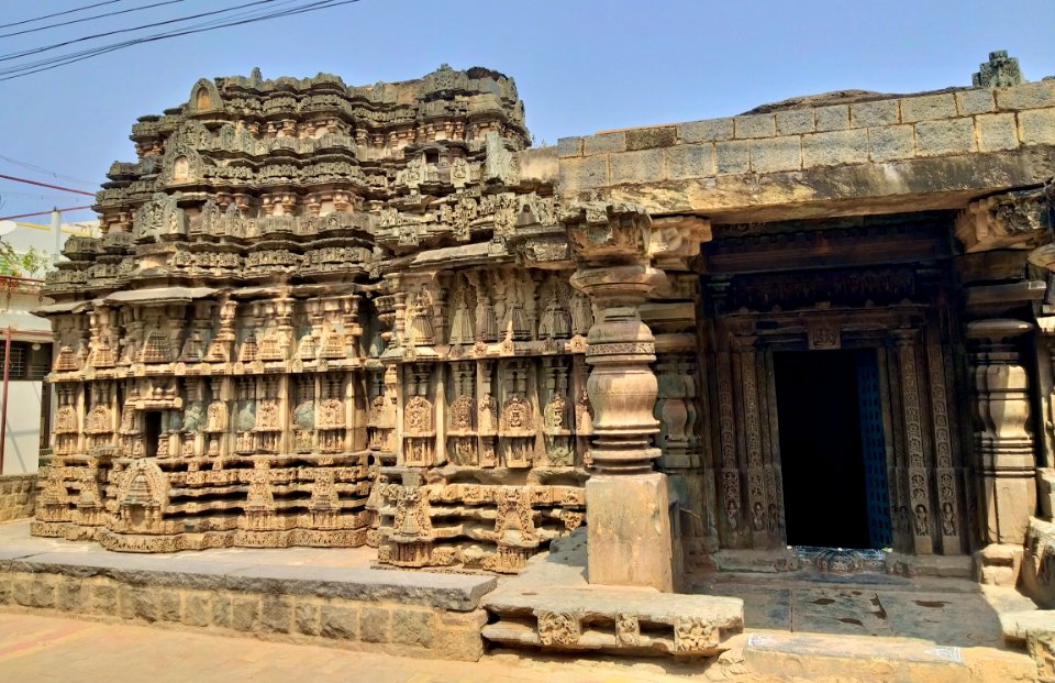 11th_12th_century_Someshvara_temple,_Gadag_Betageri,_Karnataka_India_-_60