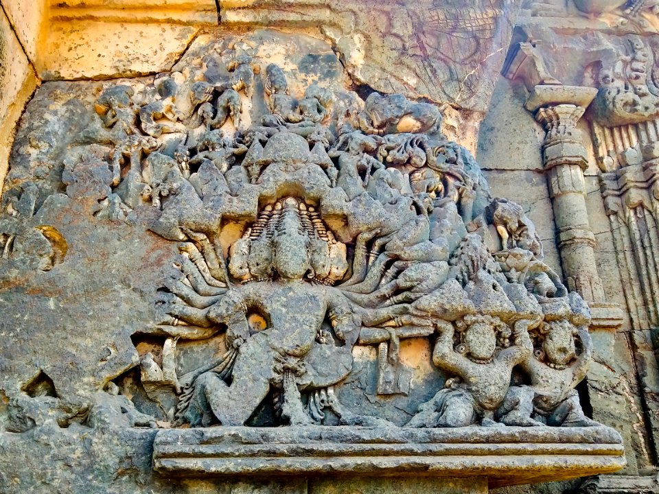 11th_century_Kasivisvesvara_temple,_Lakkundi,_Karnataka_India_-_35