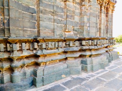 11th_century_Brahma_Jinalaya_temple,_Lakkundi,_Karnataka_India_-_71