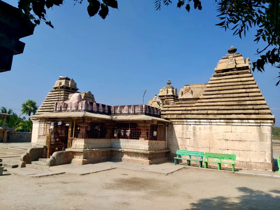 11th_12th_century_Chaya_Someshwara_Temple,_Panagal_Telangana_India_-_21