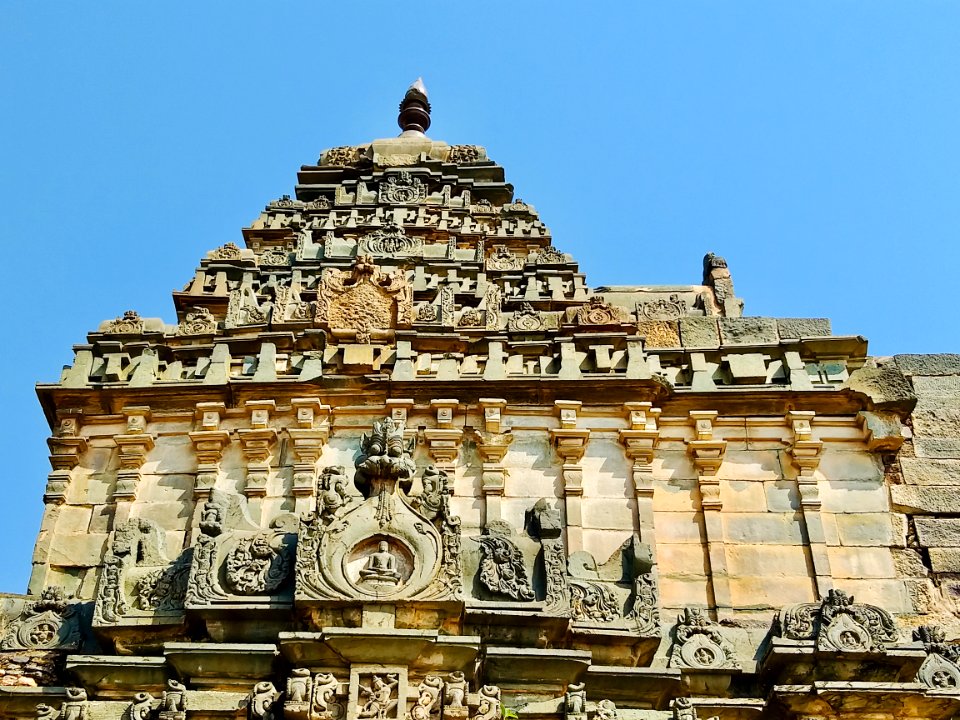 11th_century_Brahma_Jinalaya_temple,_Lakkundi,_Karnataka_India_-_61