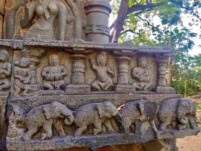 11th_12th_century_Pachala_Someshwara_Temple_reliefs_and_mandapams,_Panagal_Telangana_India_-_35