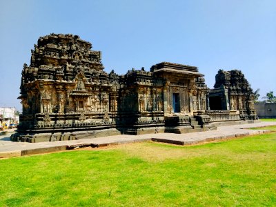 11th_century_Kasivisvesvara_temple,_Lakkundi,_Karnataka_India_-_12