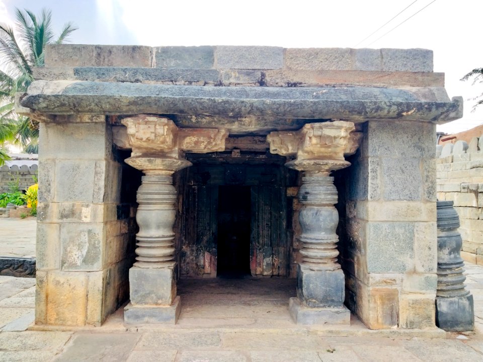 11th_century_Amritesvara_temple,_Annigeri,_Karnataka_India_-_74