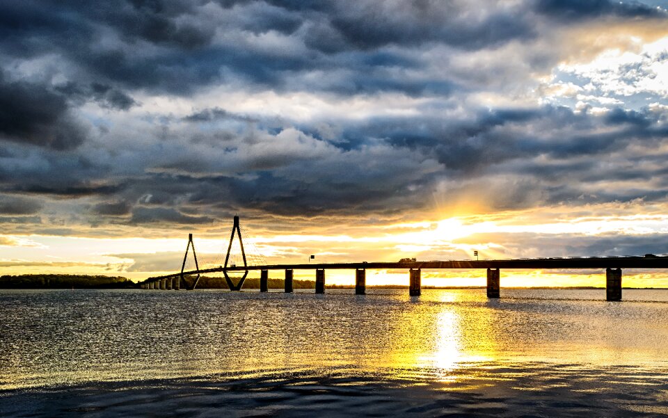 Sea bridge sunset abendstimmung