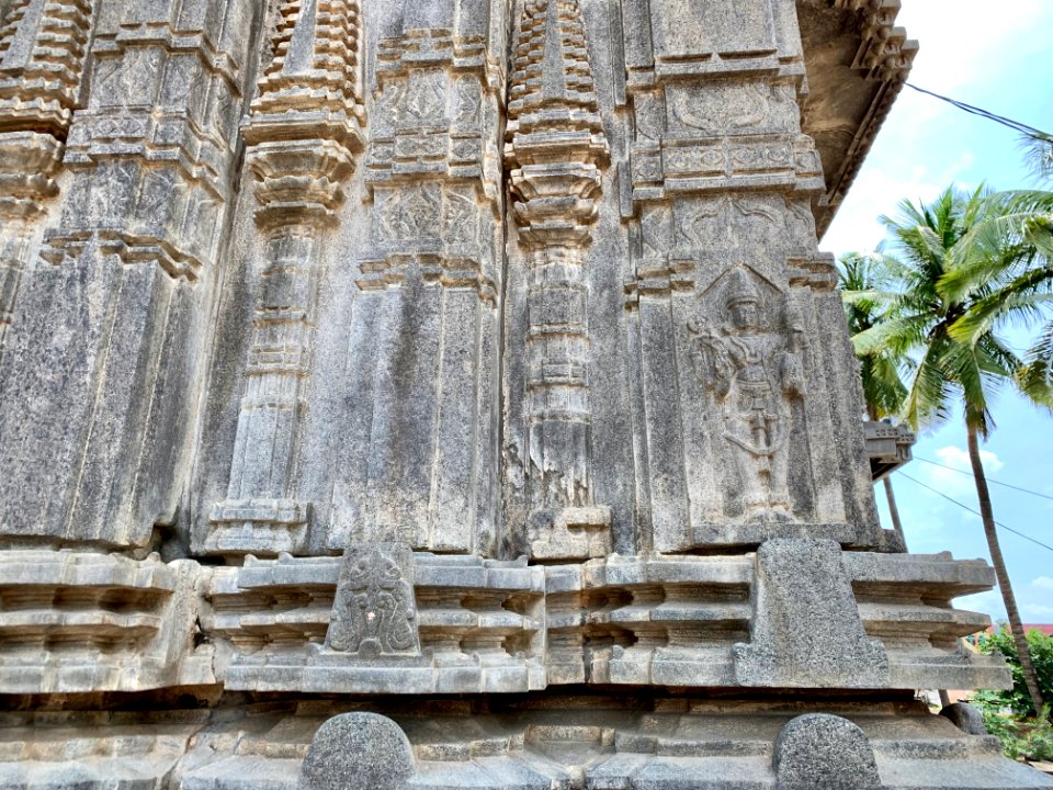 12th_century_Thousand_Pillar_temple,_Hanumkonda,_Telangana,_India_-_69