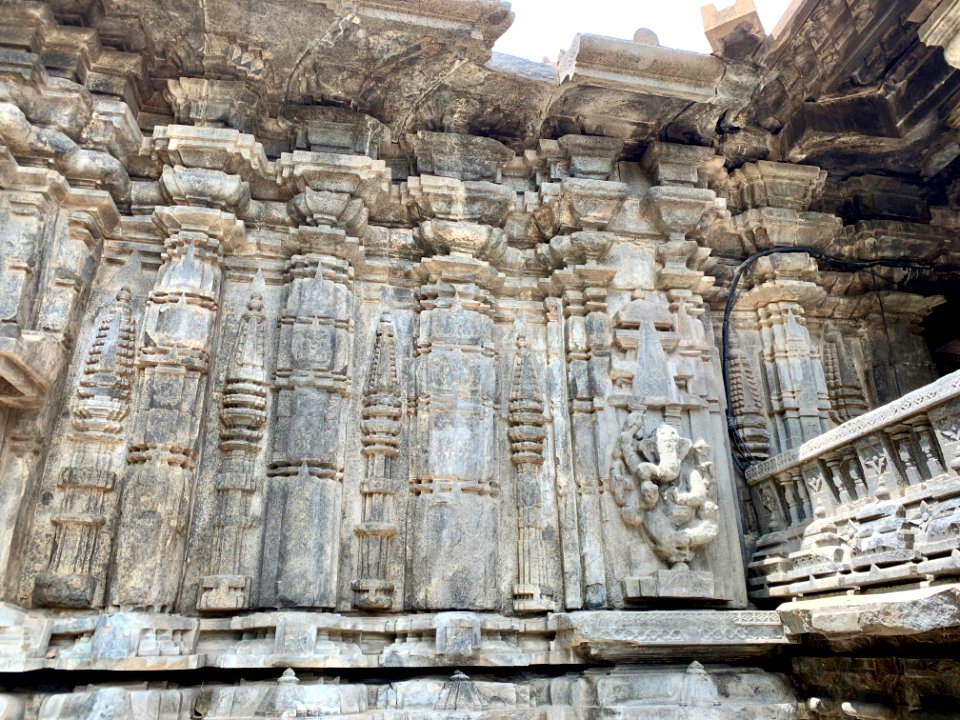 12th_century_Thousand_Pillar_temple,_Hanumkonda,_Telangana,_India_-_53