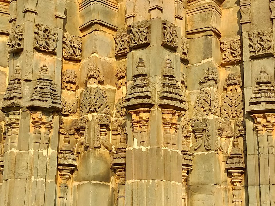 12th_century_Dodda_Basappa_temple,_Dambal,_Karnataka_India_-_100