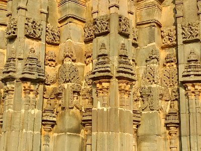 12th_century_Dodda_Basappa_temple,_Dambal,_Karnataka_India_-_100