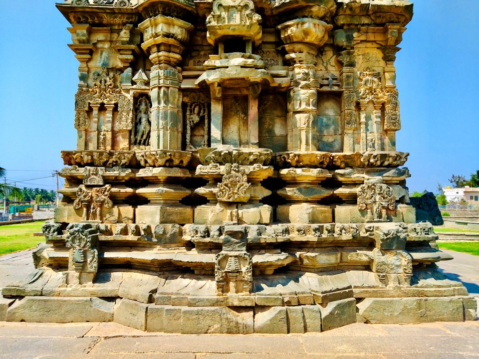 11th_century_Kasivisvesvara_temple,_Lakkundi,_Karnataka_India_-_20