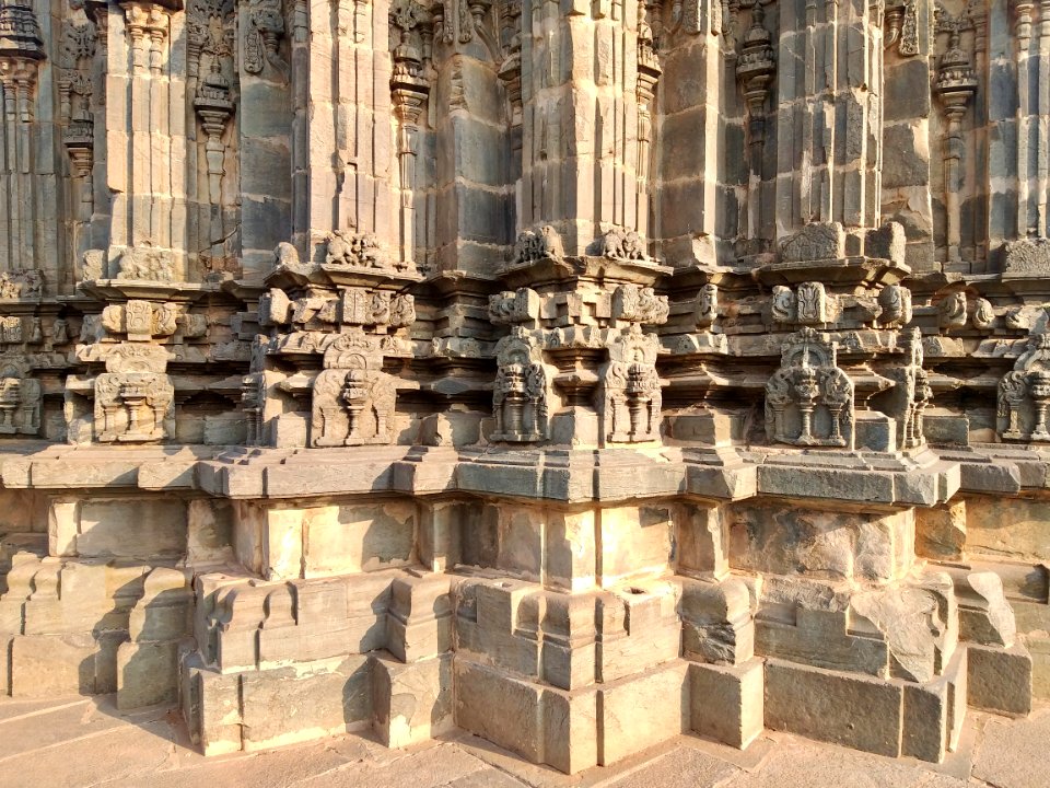 12th_century_Dodda_Basappa_temple,_Dambal,_Karnataka_India_-_123