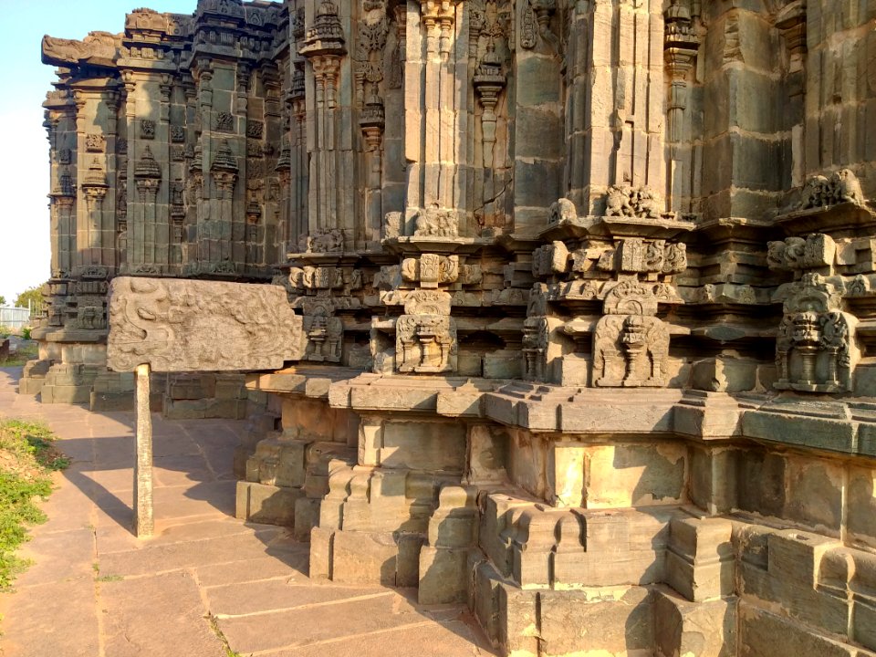 12th_century_Dodda_Basappa_temple,_Dambal,_Karnataka_India_-_102