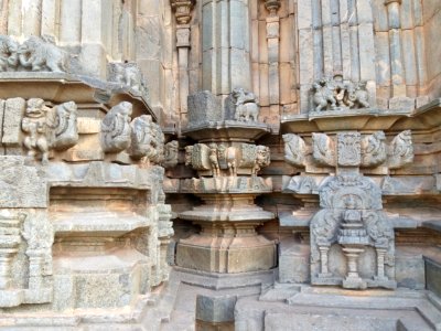 12th_century_Dodda_Basappa_temple,_Dambal,_Karnataka_India_-_107
