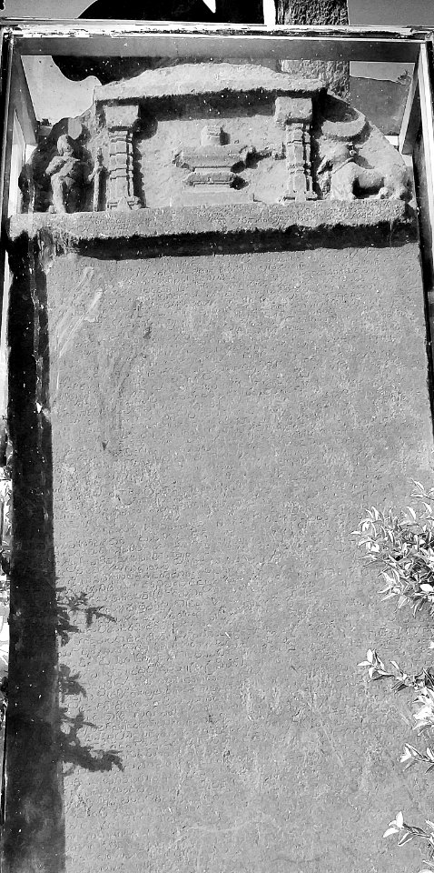 12th_century_Dodda_Basappa_temple,_Dambal,_Karnataka_India_-_17
