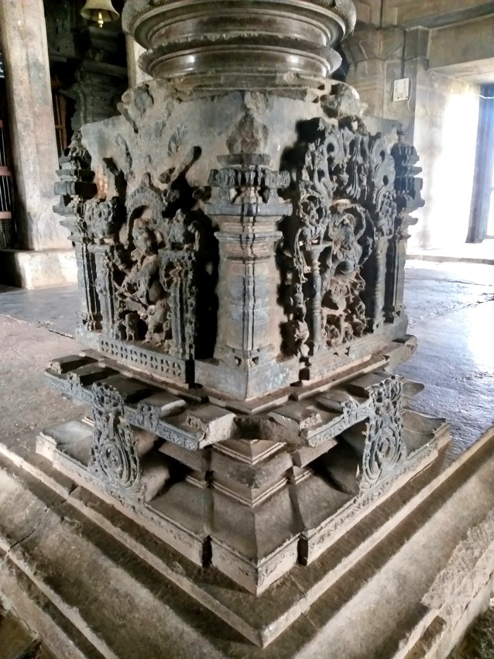 12th_century_Mahadeva_temple,_Itagi,_Karnataka_India_-_121