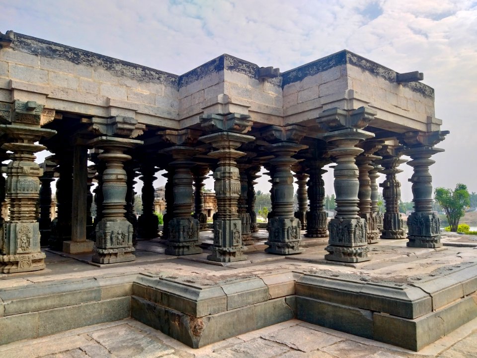 12th_century_Mahadeva_temple,_Itagi,_Karnataka_India_-_122