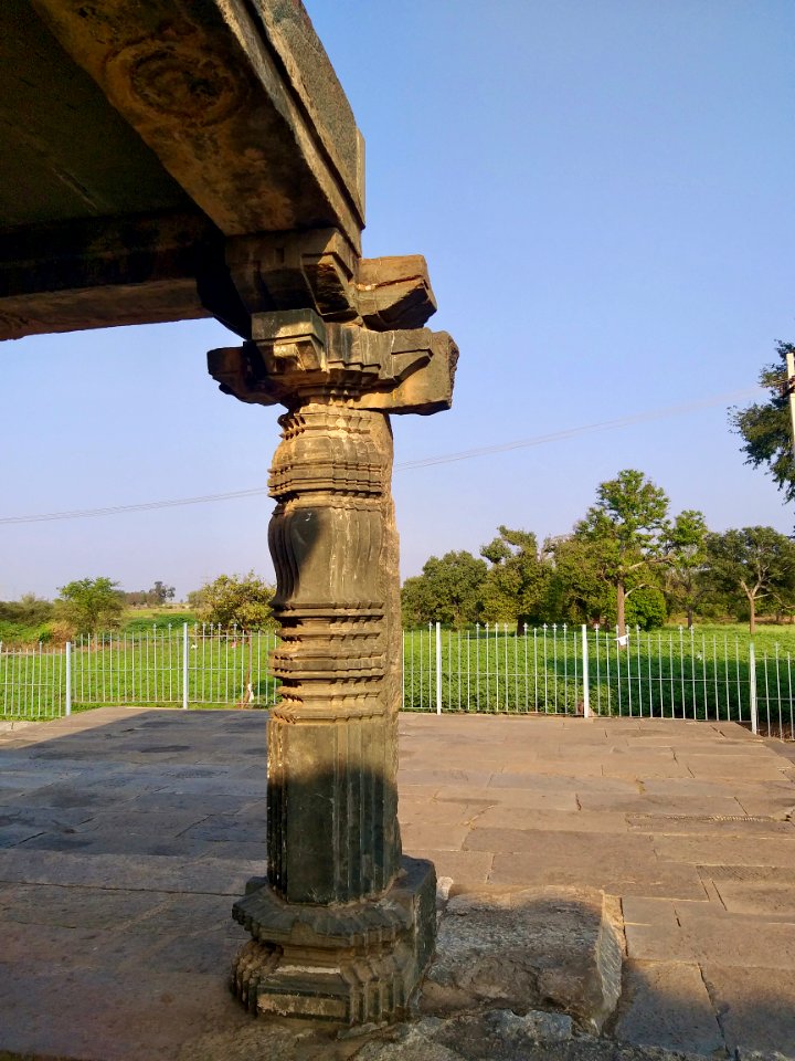 12th_century_Dodda_Basappa_temple,_Dambal,_Karnataka_India_-_119