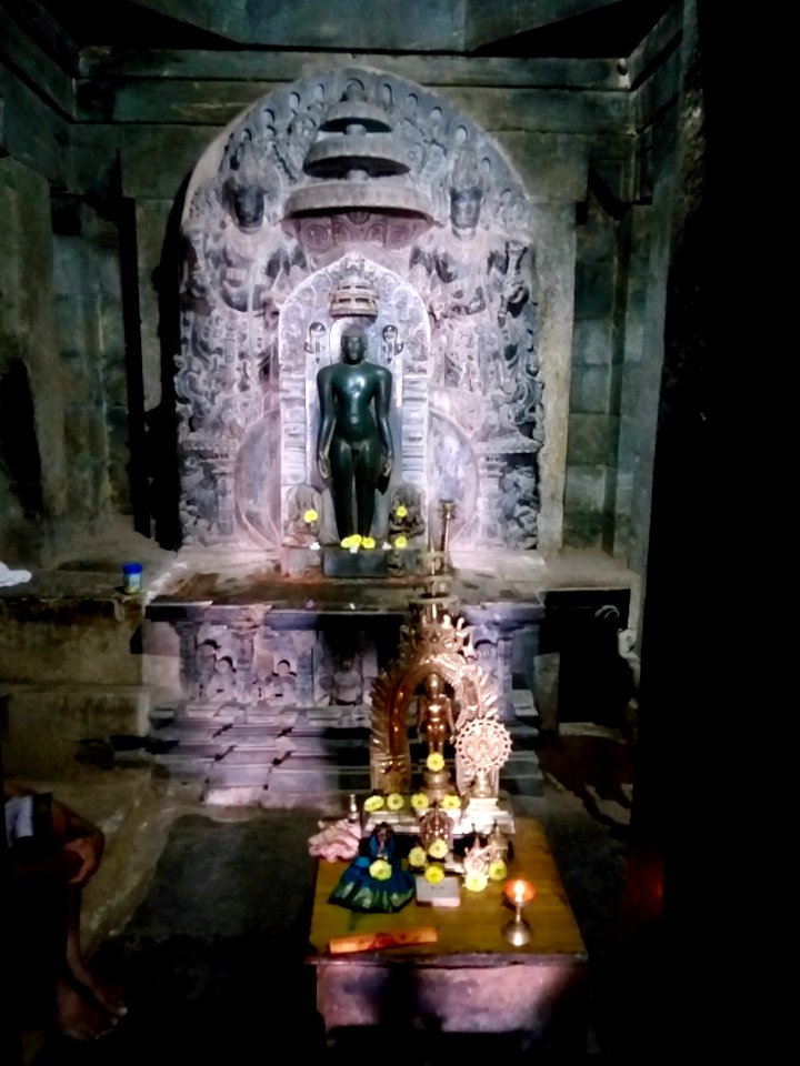 11th_century_Brahma_Jinalaya_temple,_Lakkundi,_Karnataka_India_-_85