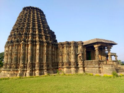 12th_century_Dodda_Basappa_temple,_Dambal,_Karnataka_India_-_130