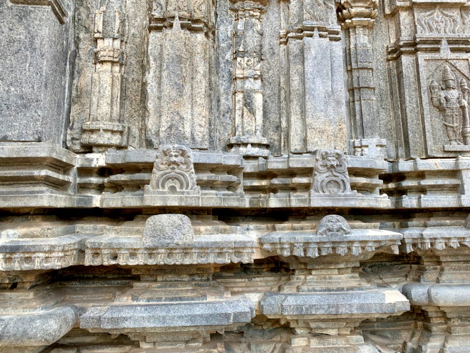 12th_century_Thousand_Pillar_temple,_Hanumkonda,_Telangana,_India_-_66