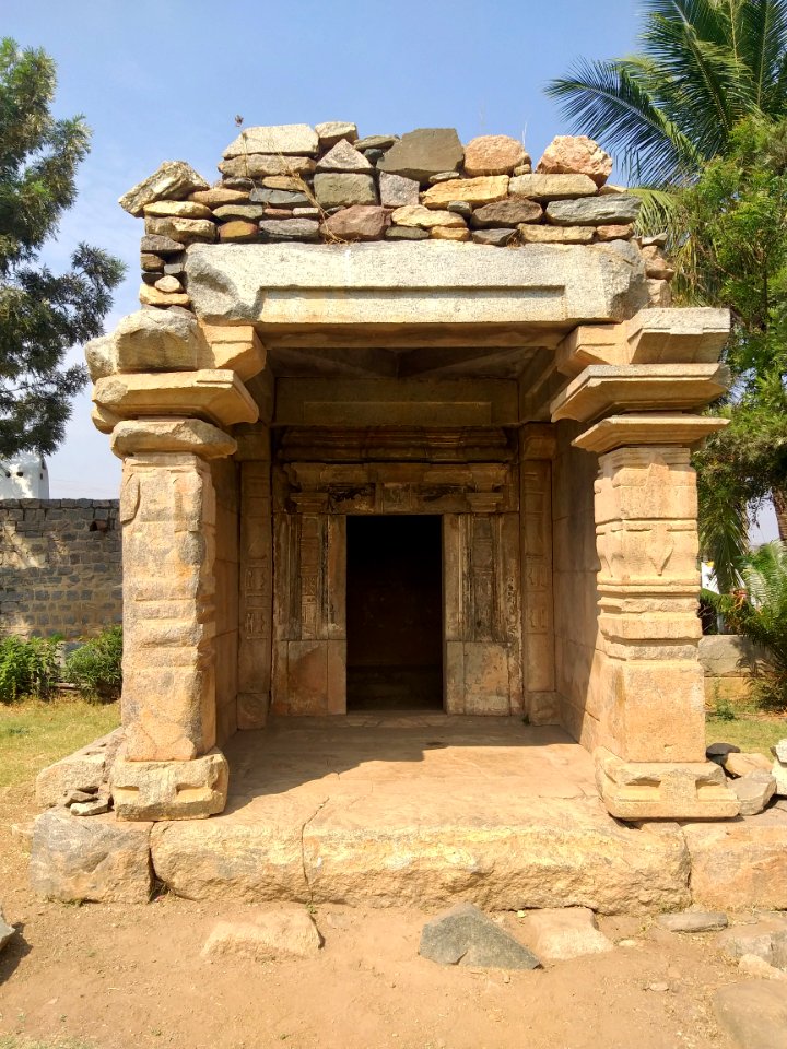 12th_century_Mahadeva_temple,_Itagi,_Karnataka_India_-_129