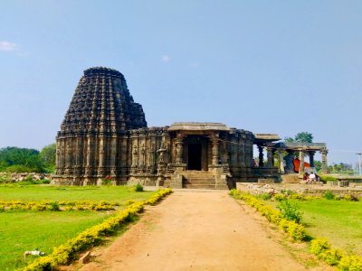 12th_century_Dodda_Basappa_temple,_Dambal,_Karnataka_India_-_01