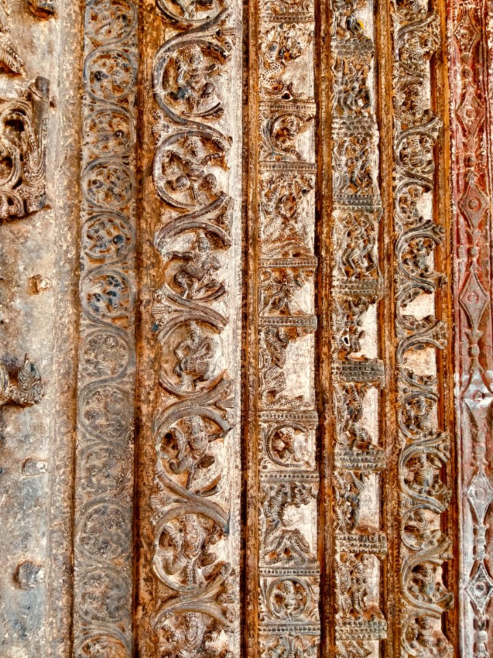12th_century_Dodda_Basappa_temple,_Dambal,_Karnataka_India_-_76